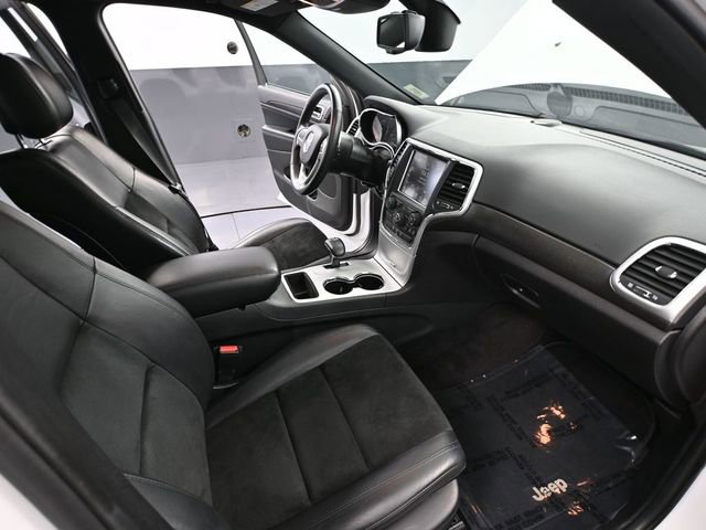 Used 2015 Jeep Grand Cherokee Altitude image 48