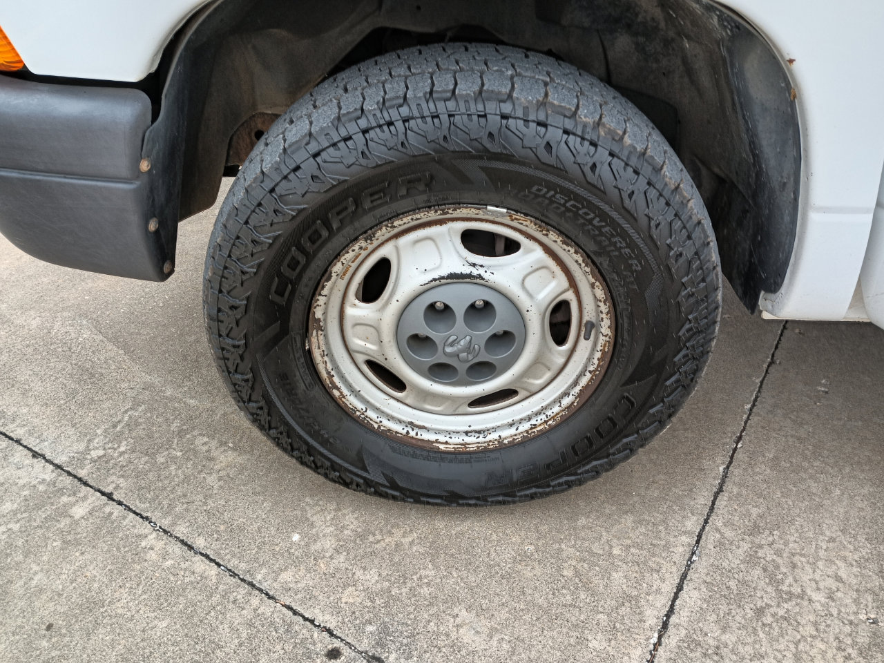 Used 2004 Dodge Dakota 2WD Club Cab w/ Hd Service Group image 32