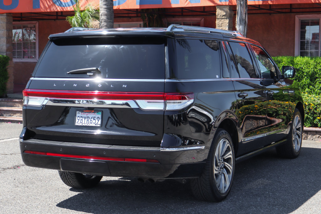 Used 2022 Lincoln Navigator L 4WD image 9