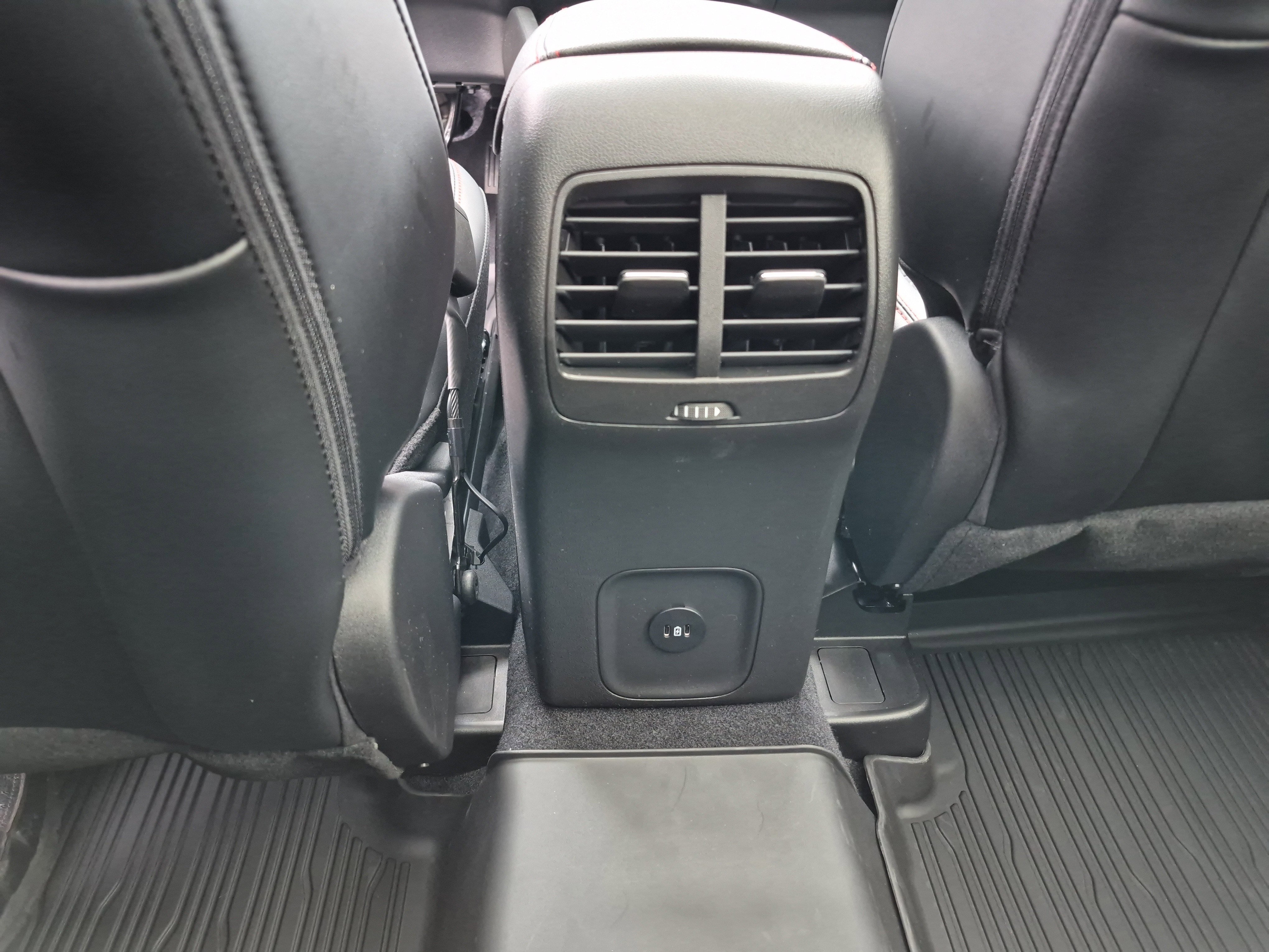 New 2026 Ford Escape ST-Line w/ Tech Pack #1 image 18