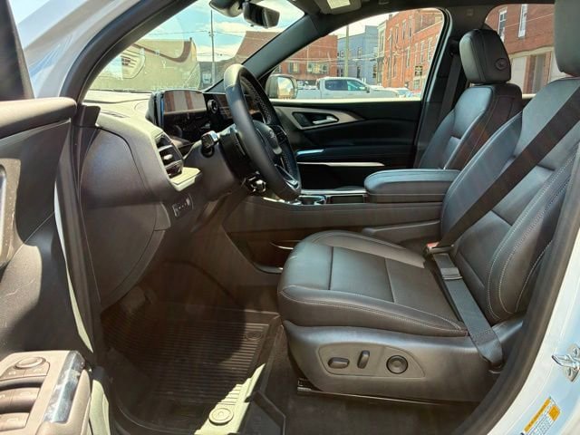 New 2026 Chevrolet Traverse LT w/ Midnight/Sport Edition AWD/4WD image 15