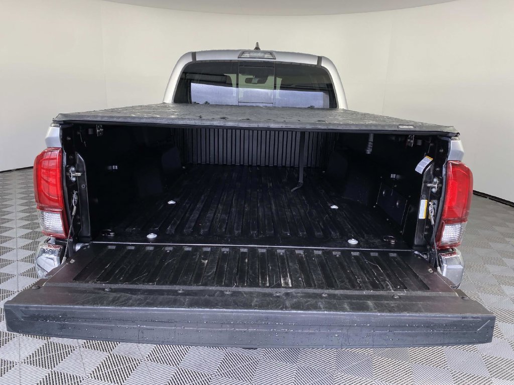 Used 2021 Toyota Tacoma SR5 AWD/4WD image 8