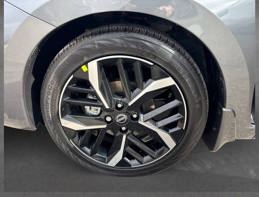 New 2025 Nissan Versa SR w/ Trunk Package image 11