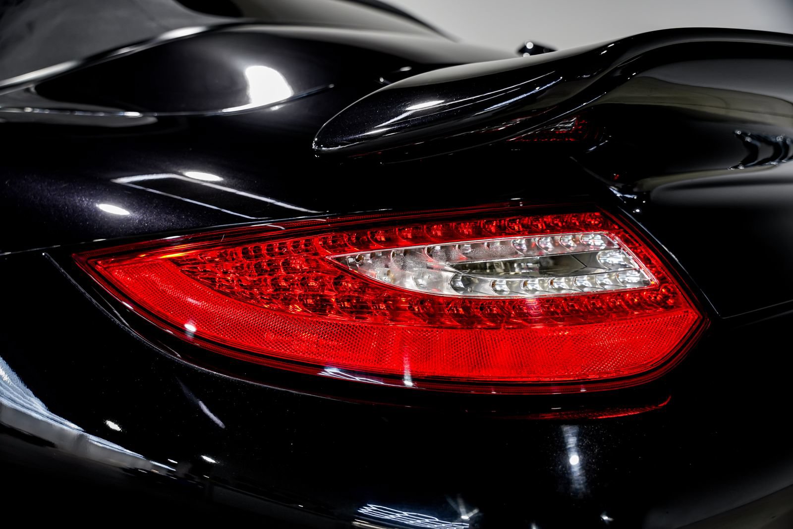 Used 2011 Porsche 911 Turbo S AWD/4WD image 35