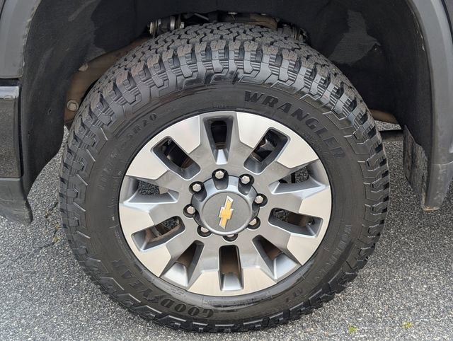 Used 2024 Chevrolet Silverado 2500 Custom w/ Custom Value Package AWD/4WD image 13