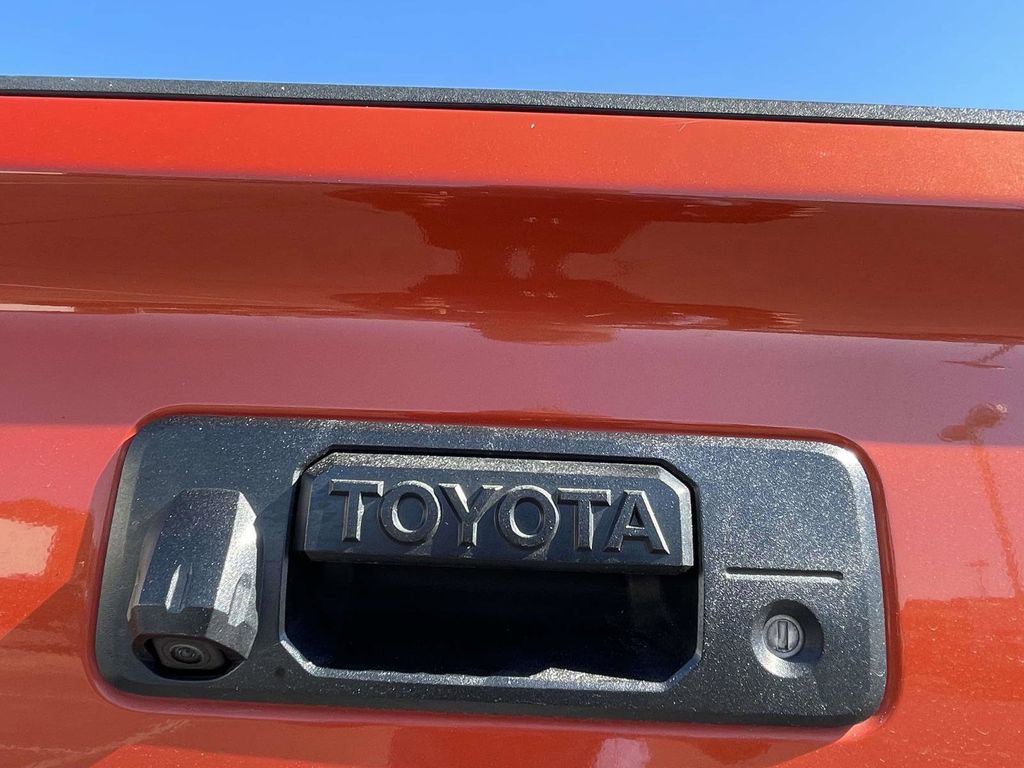Used 2016 Toyota Tundra SR5 w/ TRD Off Road Package AWD/4WD image 18