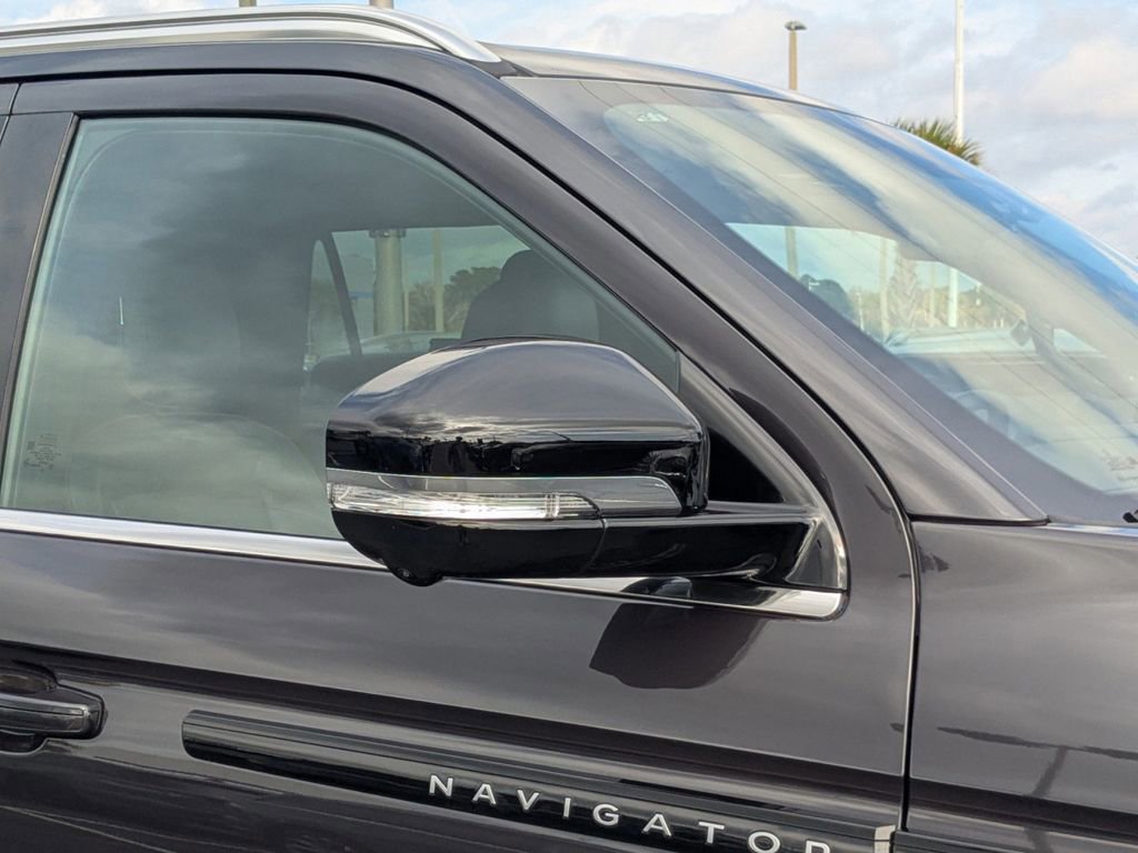 New 2025 Lincoln Navigator L Black Label image 12
