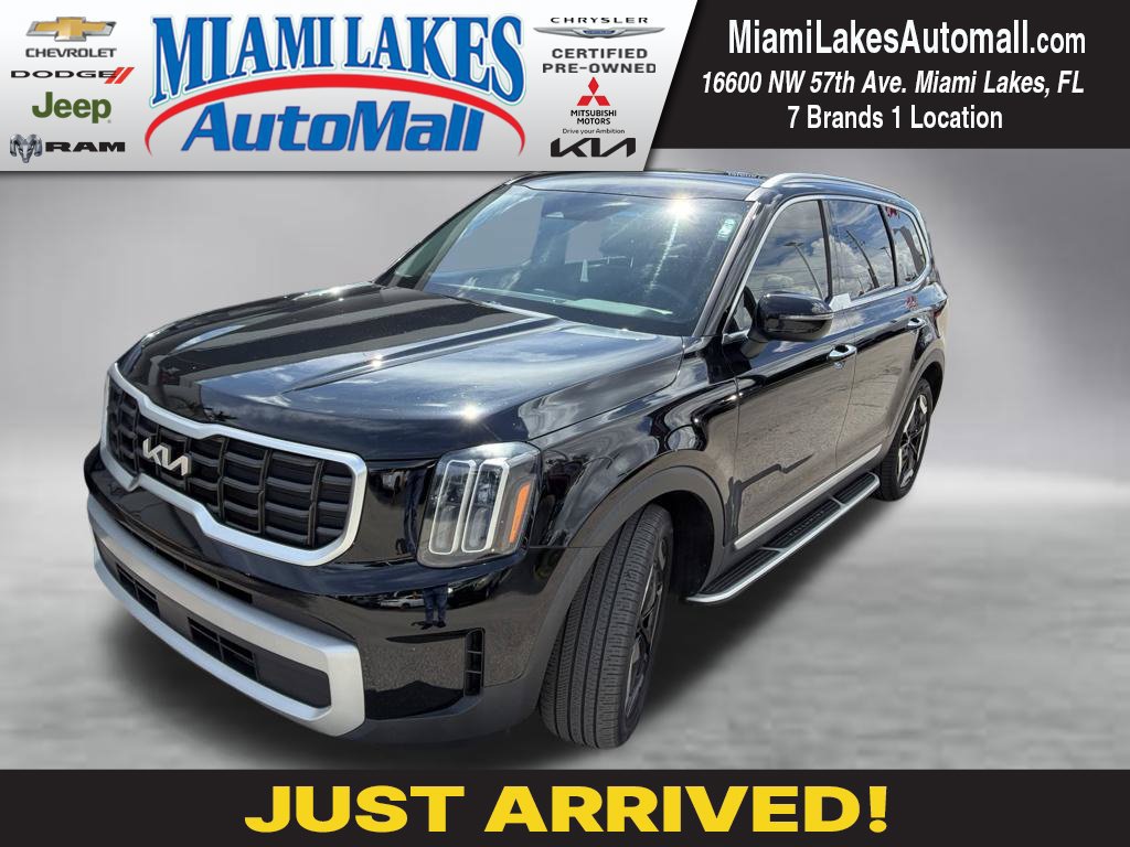 Used 2023 Kia Telluride S AWD/4WD image 1