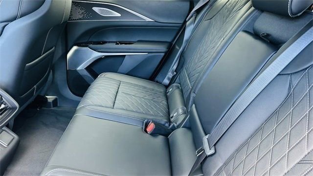 New 2026 Cadillac Lyriq V image 18