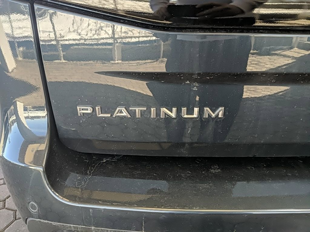 Used 2025 Ford Expedition Platinum image 8