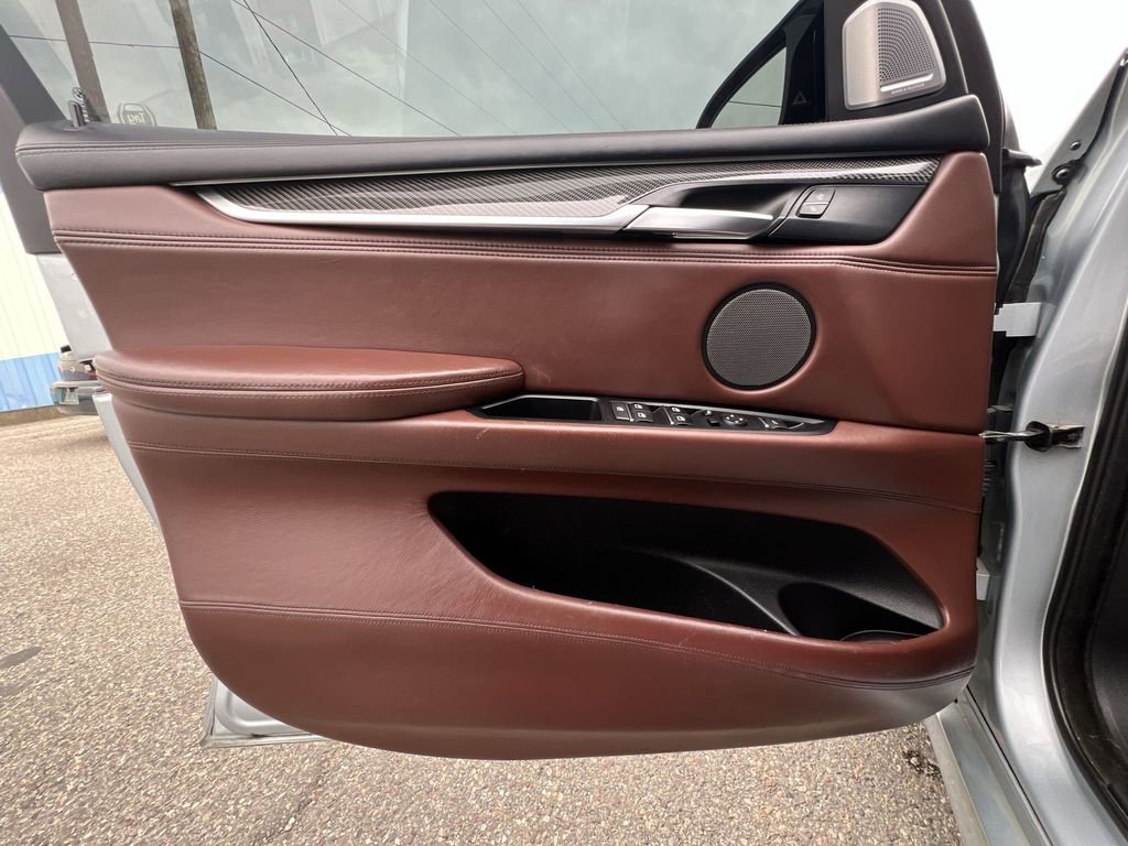 Used 2016 BMW X5 M image 23