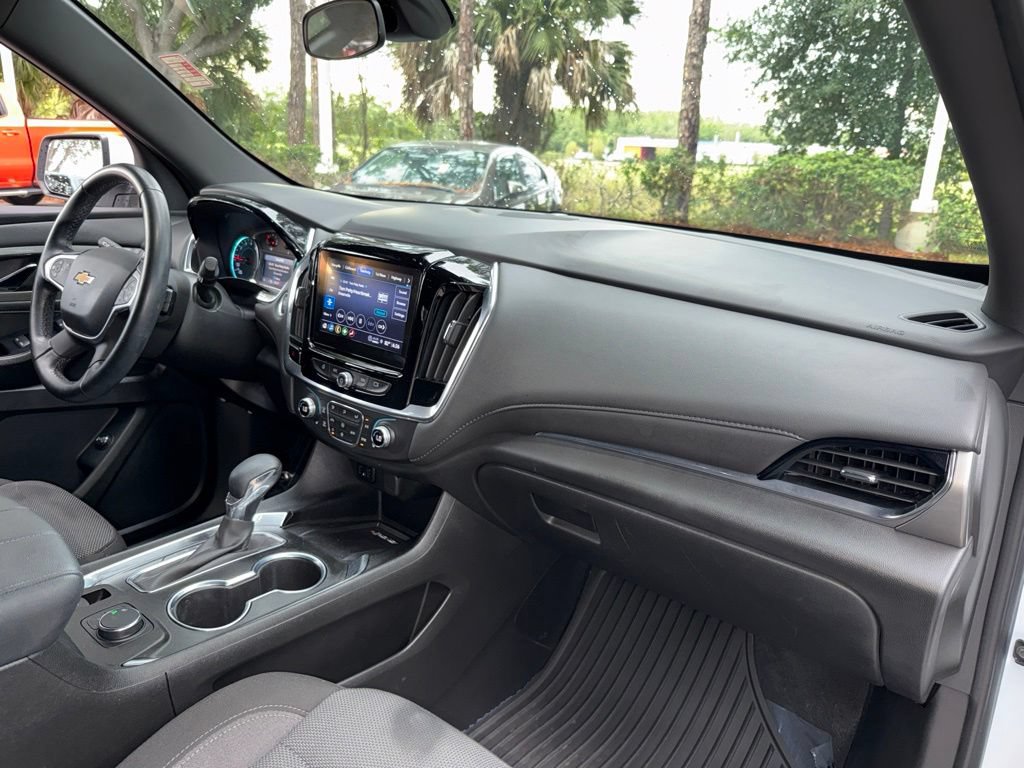Used 2023 Chevrolet Traverse LT FWD image 21