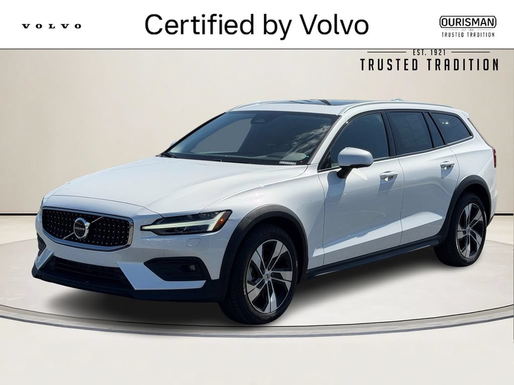 Used 2024 Volvo V60 B5 Cross Country Plus