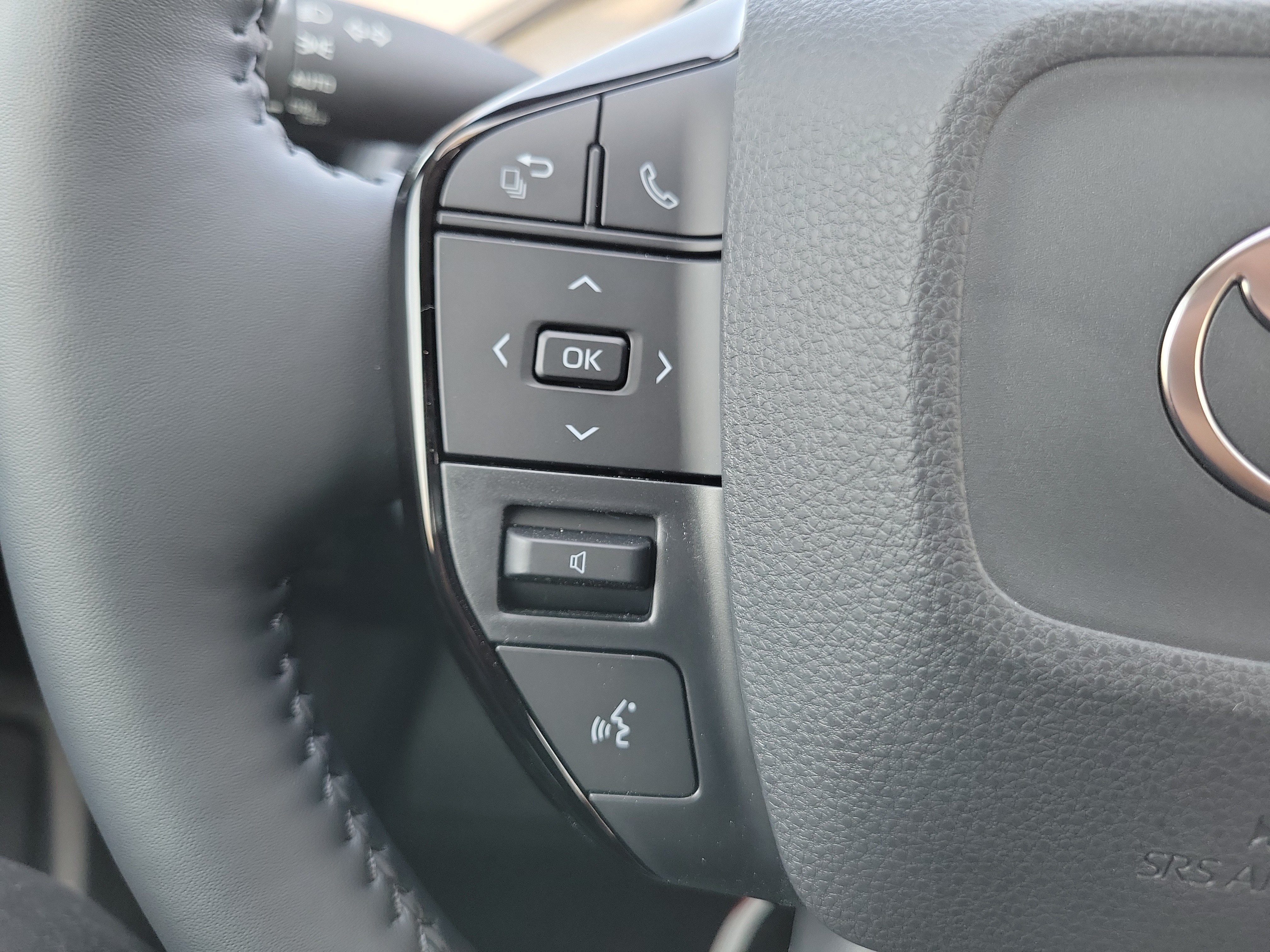 New 2027 Toyota Prius XLE FWD image 25