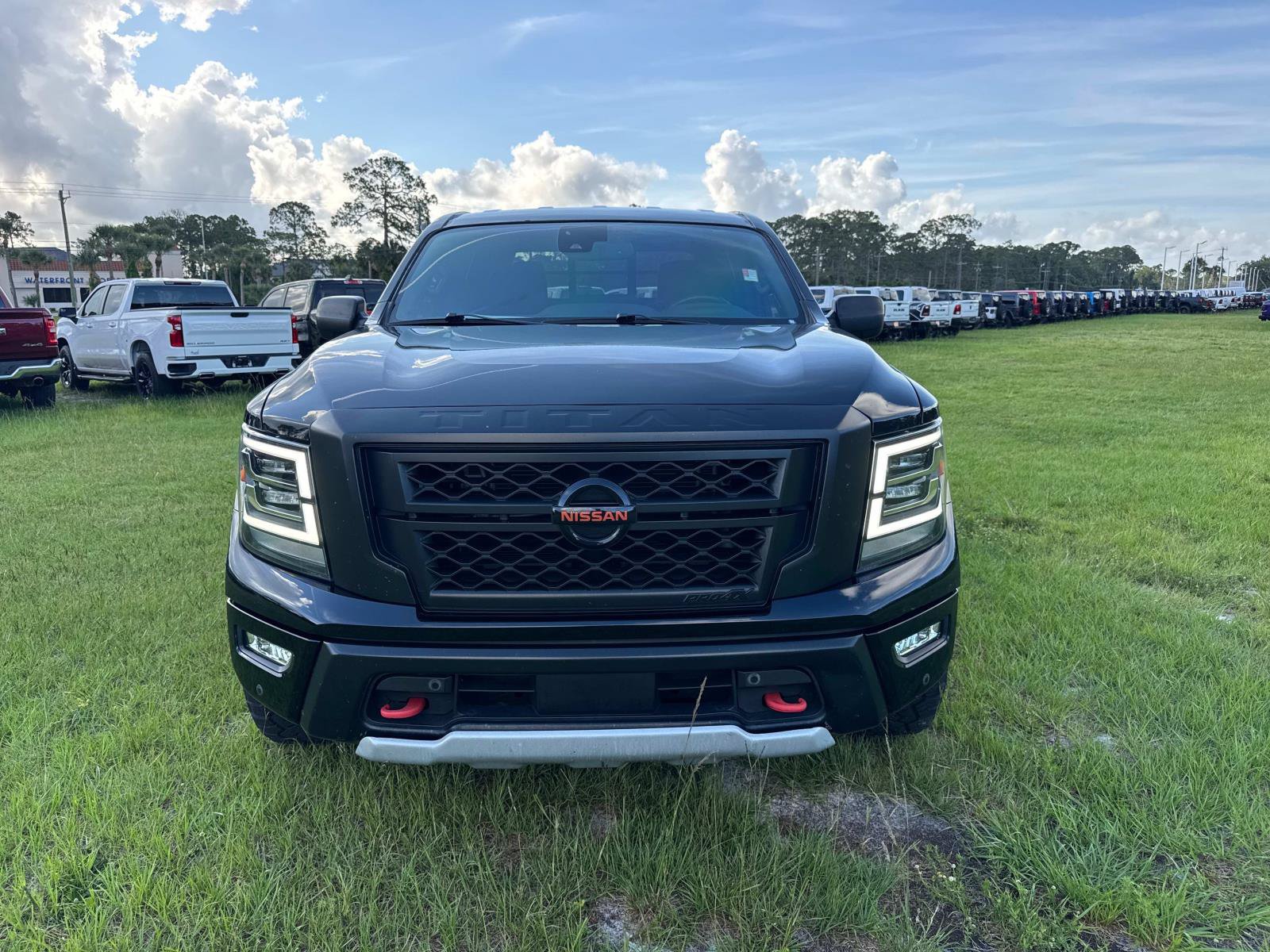 Used 2022 Nissan Titan PRO-4X w/ Pro-4x Utility Package AWD/4WD image 8