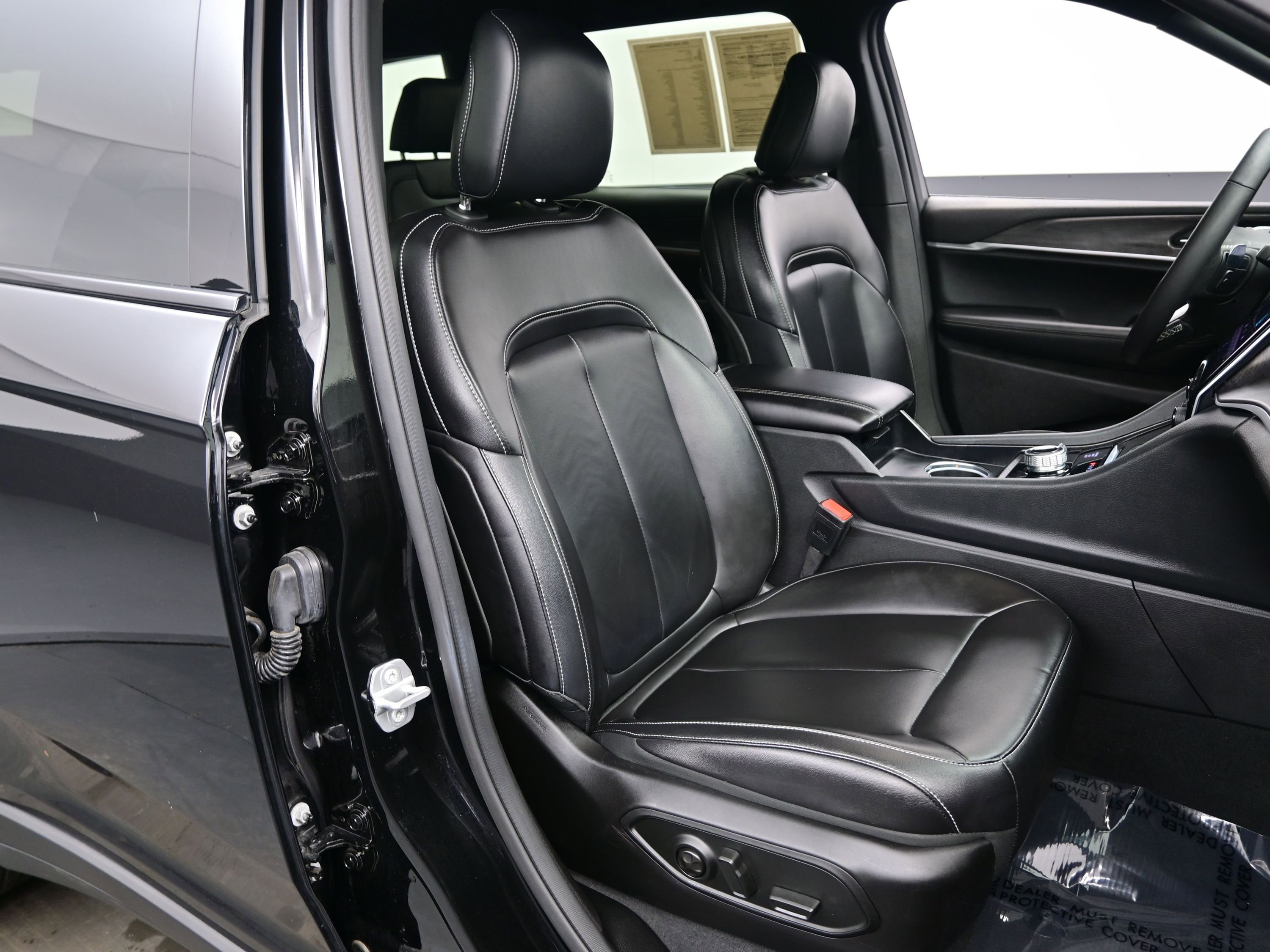 Used 2025 Jeep Grand Cherokee L Limited w/ Black Appearance Package image 14