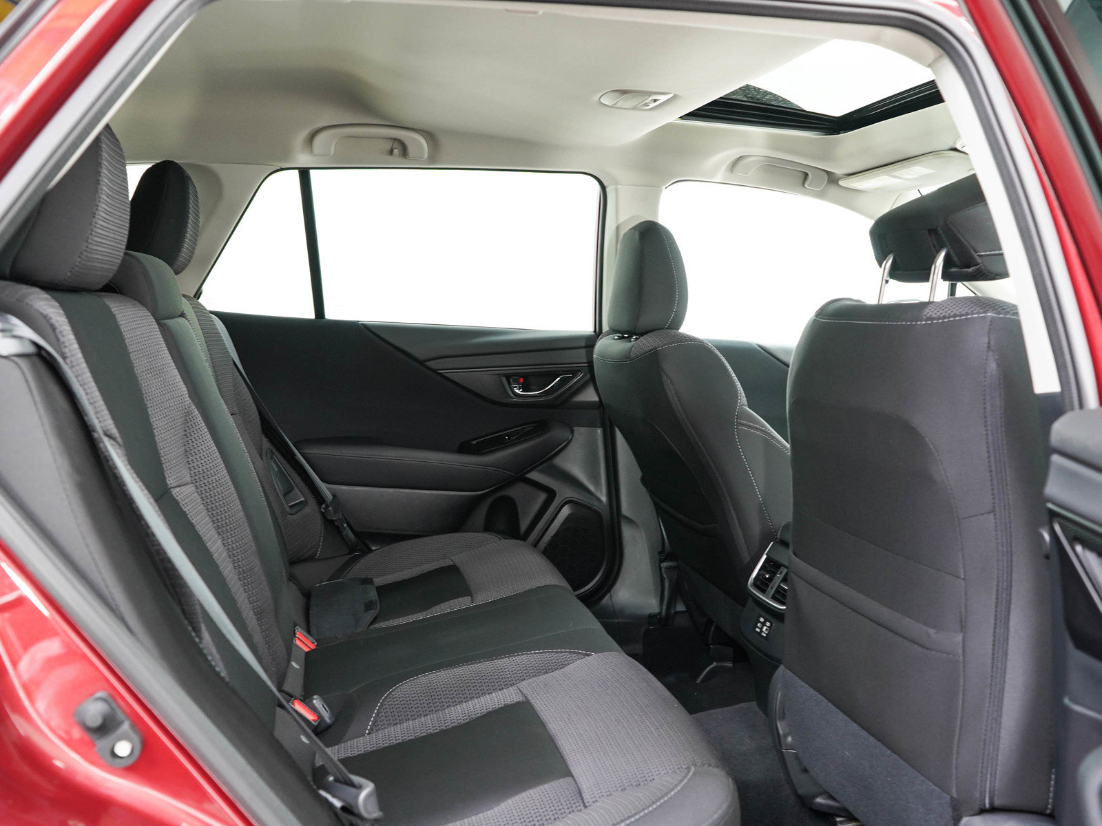 Used 2025 Subaru Outback Premium AWD/4WD image 12