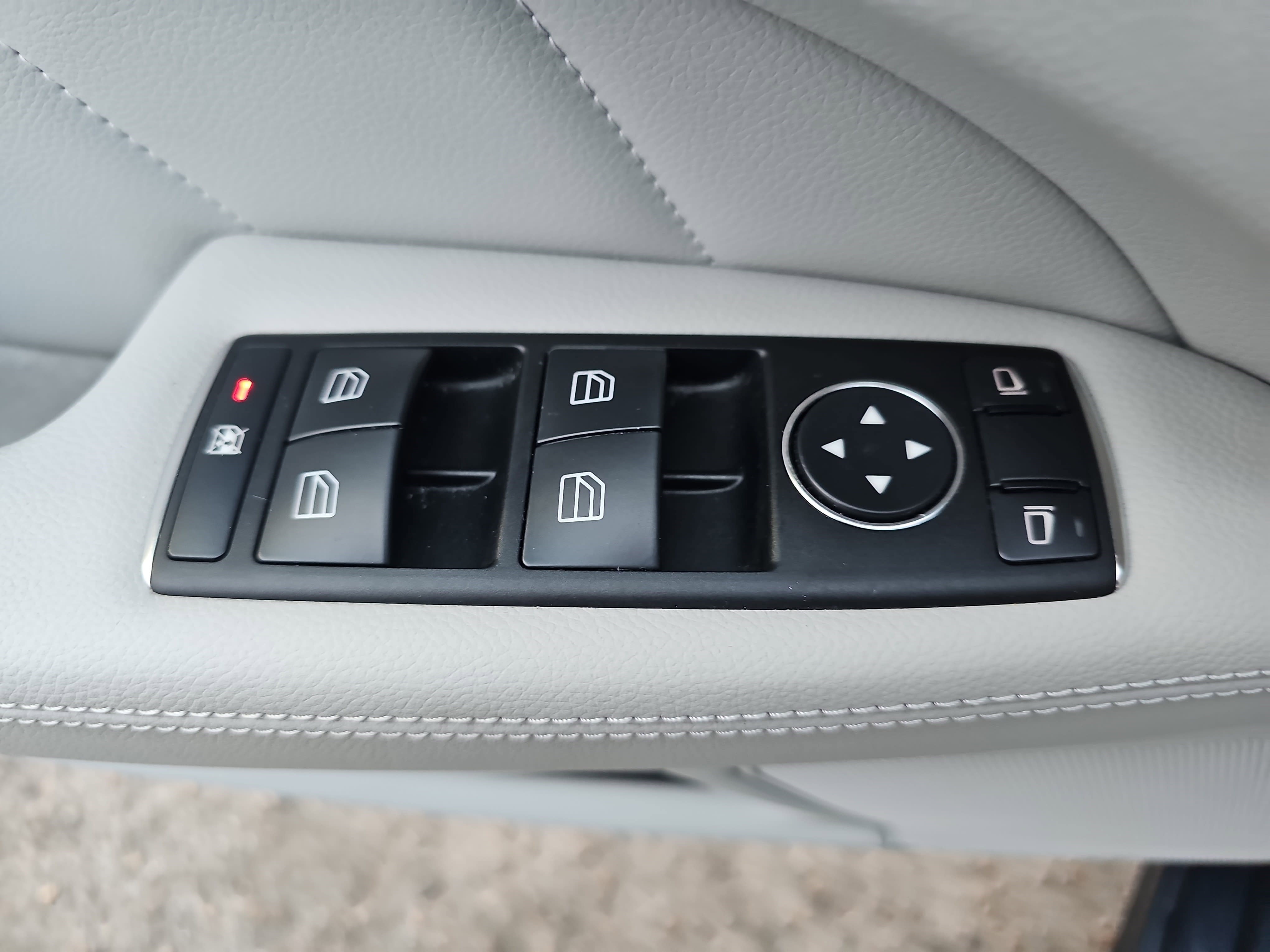 Used 2014 Mercedes-Benz CLS 550 4MATIC image 30