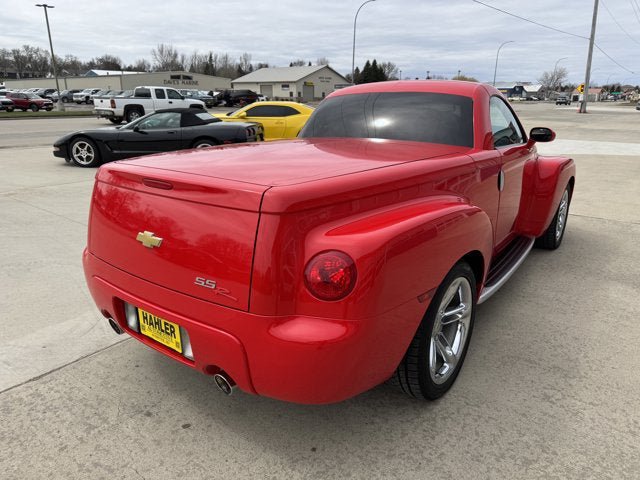 Used 2005 Chevrolet SSR w/ Preferred Equipment Group RWD image 8