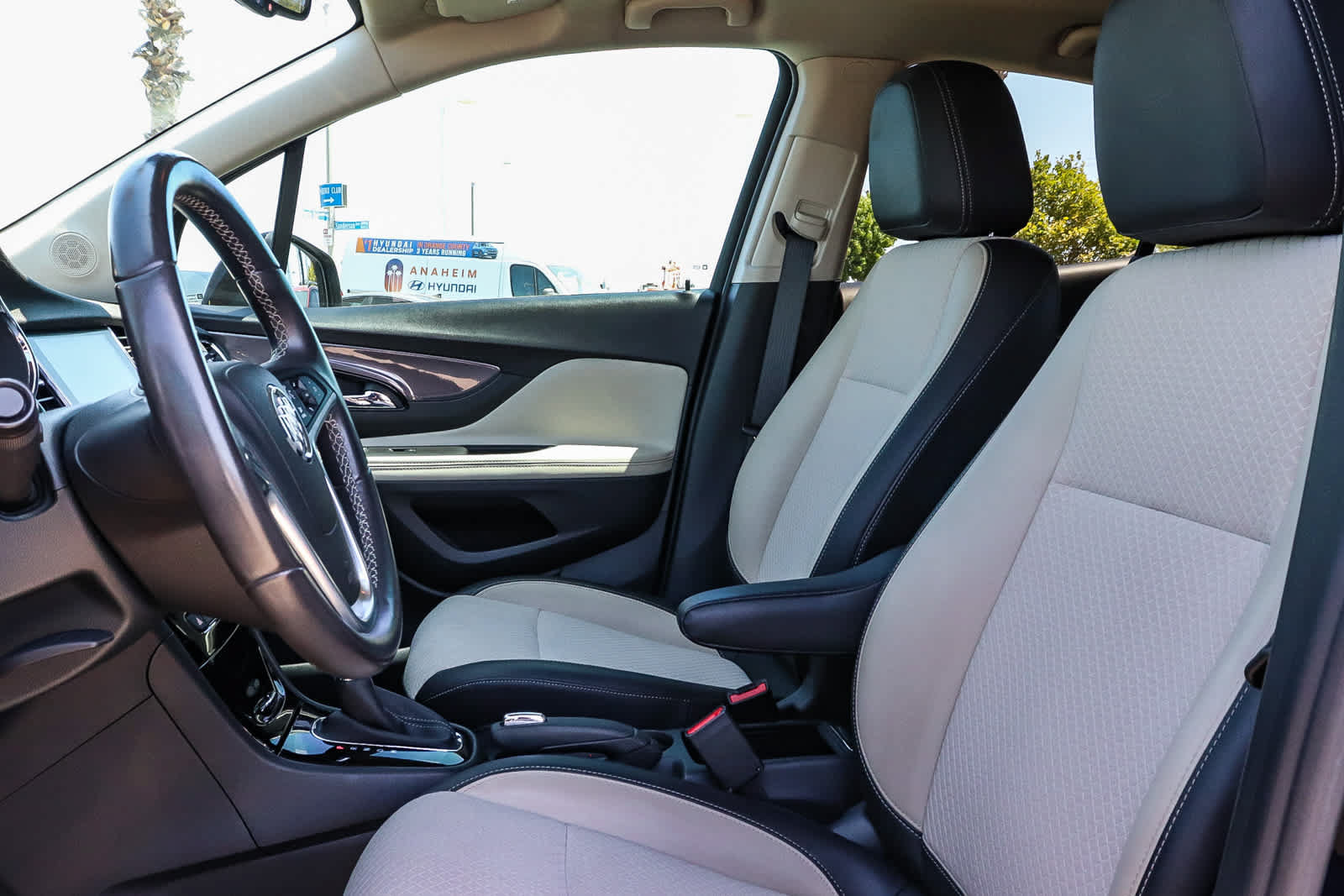 Used 2021 Buick Encore Preferred AWD/4WD image 26