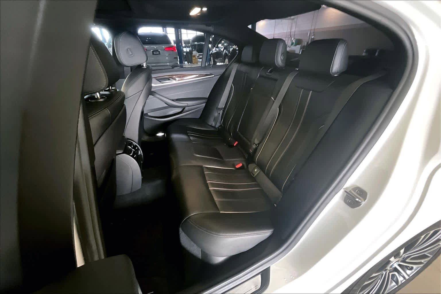 Used 2019 BMW 530i w/ Convenience Package RWD image 18