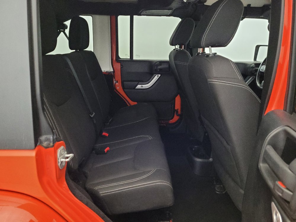 Used 2015 Jeep Wrangler Unlimited Sahara w/ Dual Top Group AWD/4WD image 19