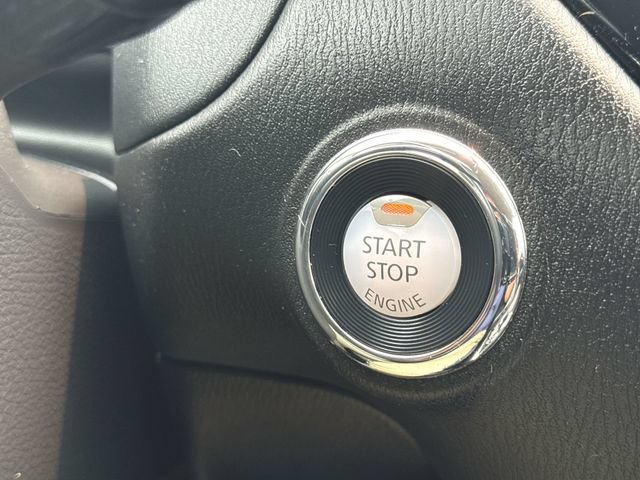 Used 2019 Nissan Pathfinder SV AWD/4WD image 16