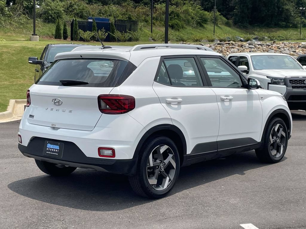 Certified 2025 Hyundai Venue SEL FWD image 3