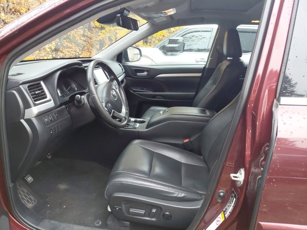 Used 2019 Toyota Highlander XLE image 35