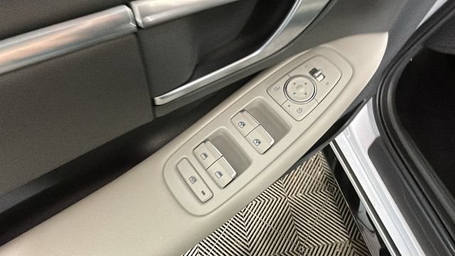 Used 2023 Hyundai Sonata SEL w/ Convenience Package FWD image 10