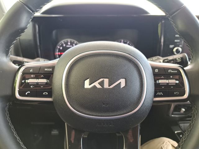 Used 2023 Kia Sorento S w/ Panoramic Sunroof Package image 9