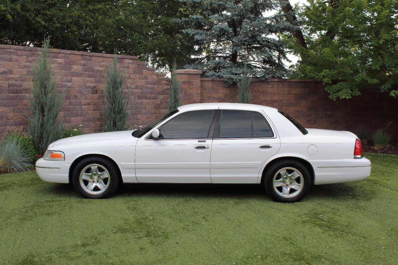 Used 1999 Ford Crown Victoria LX RWD image 31