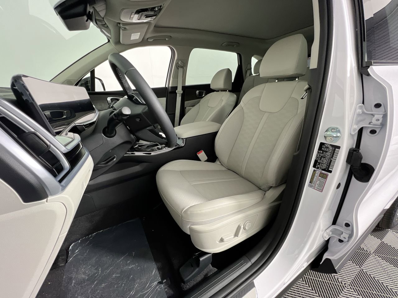 Certified 2025 Kia Sorento SX AWD/4WD image 14