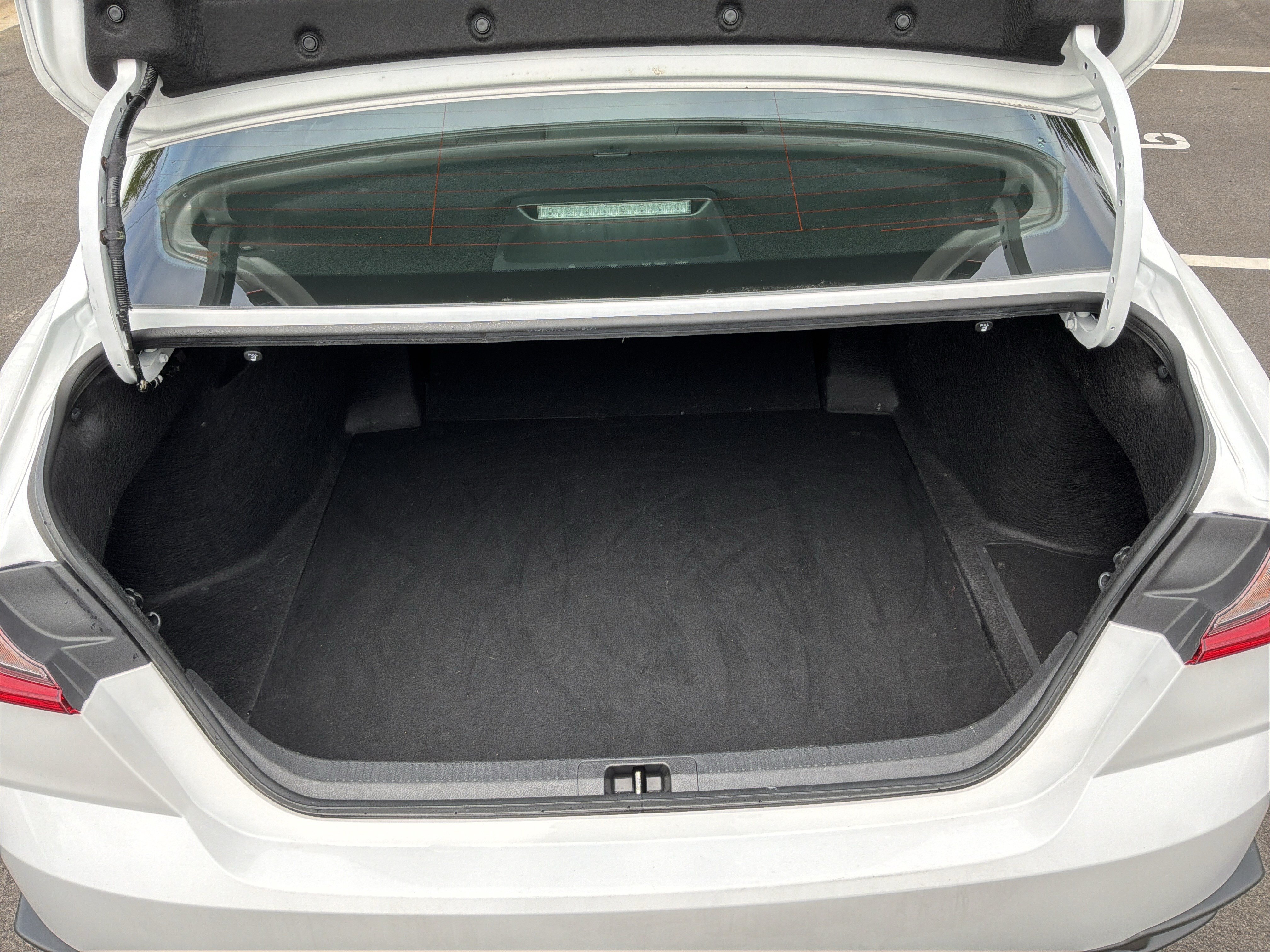 Used 2025 Toyota Camry SE FWD image 33