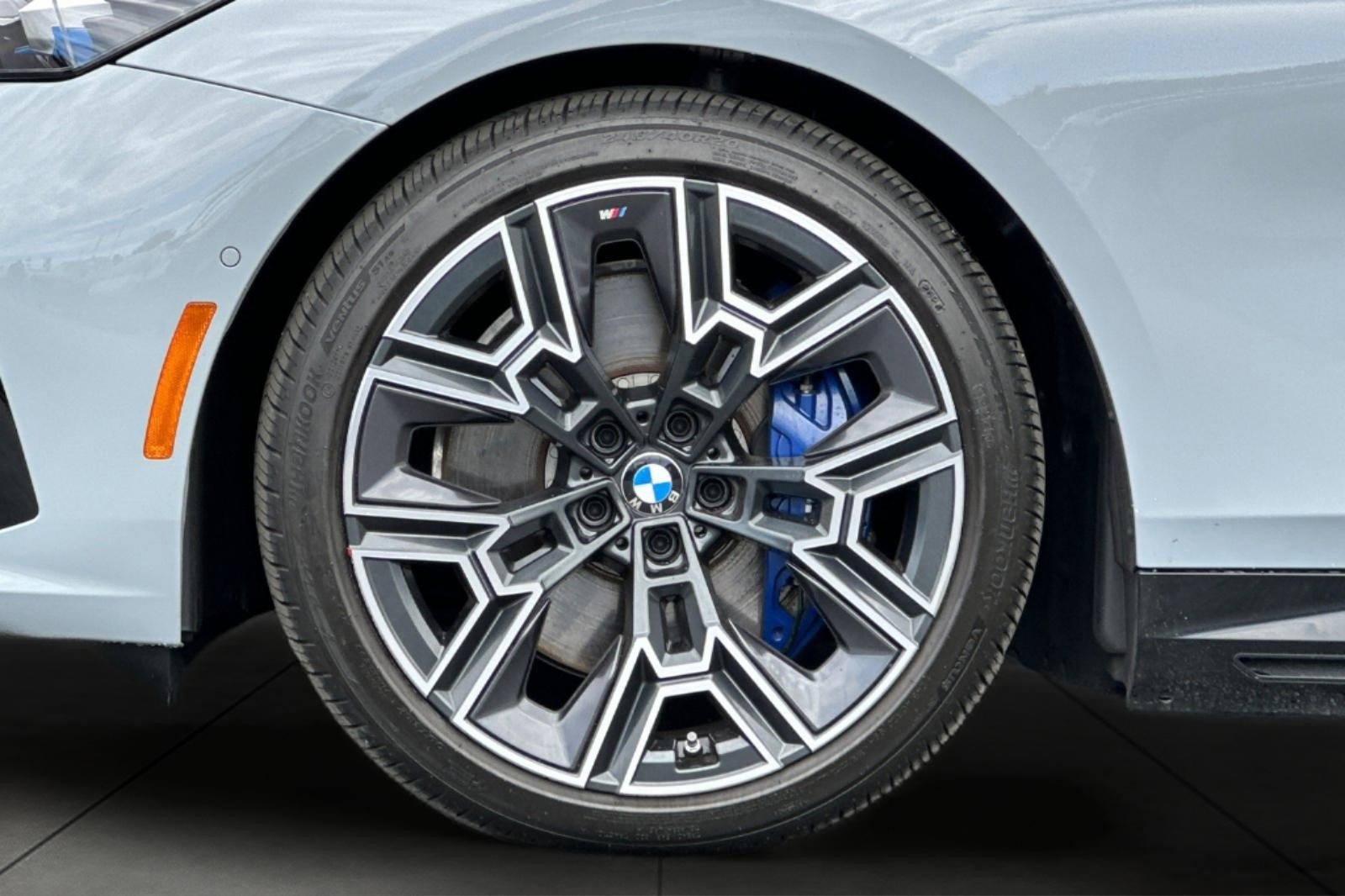 Used 2025 BMW i5 M60 w/ Premium Package AWD/4WD image 25