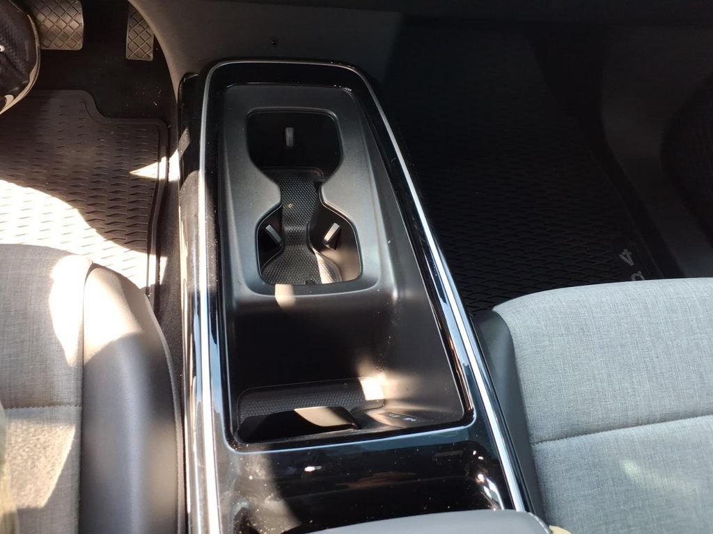 Used 2025 Volkswagen ID.4 Pro RWD image 19