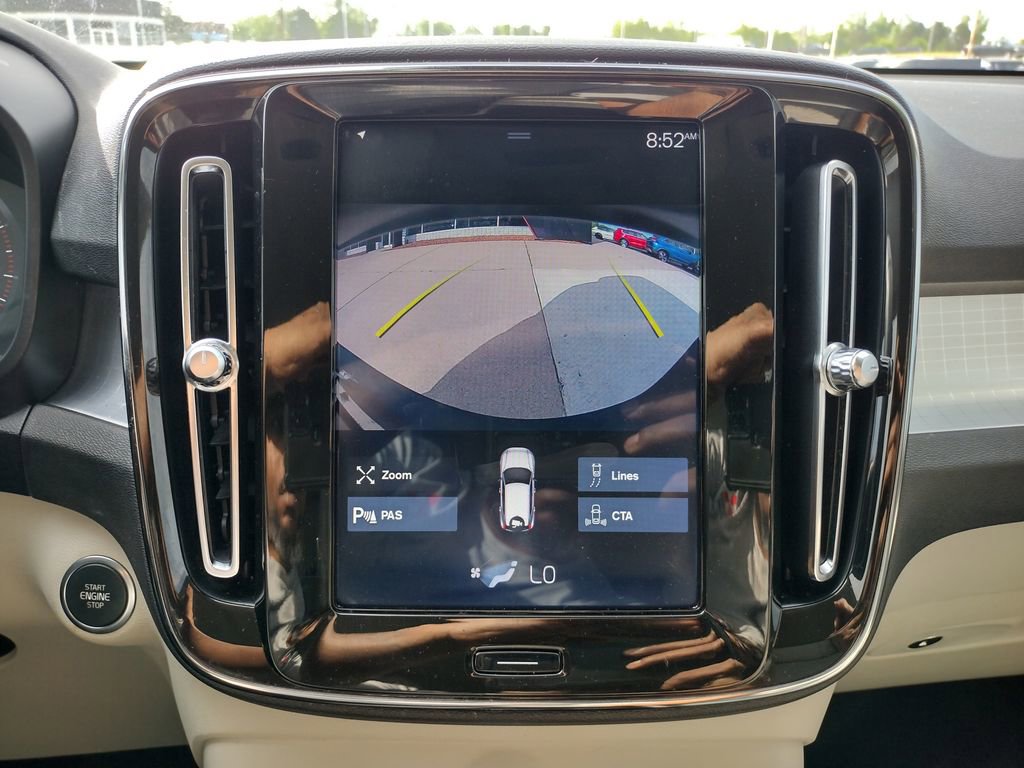 Used 2020 Volvo XC40 T4 Momentum FWD image 30