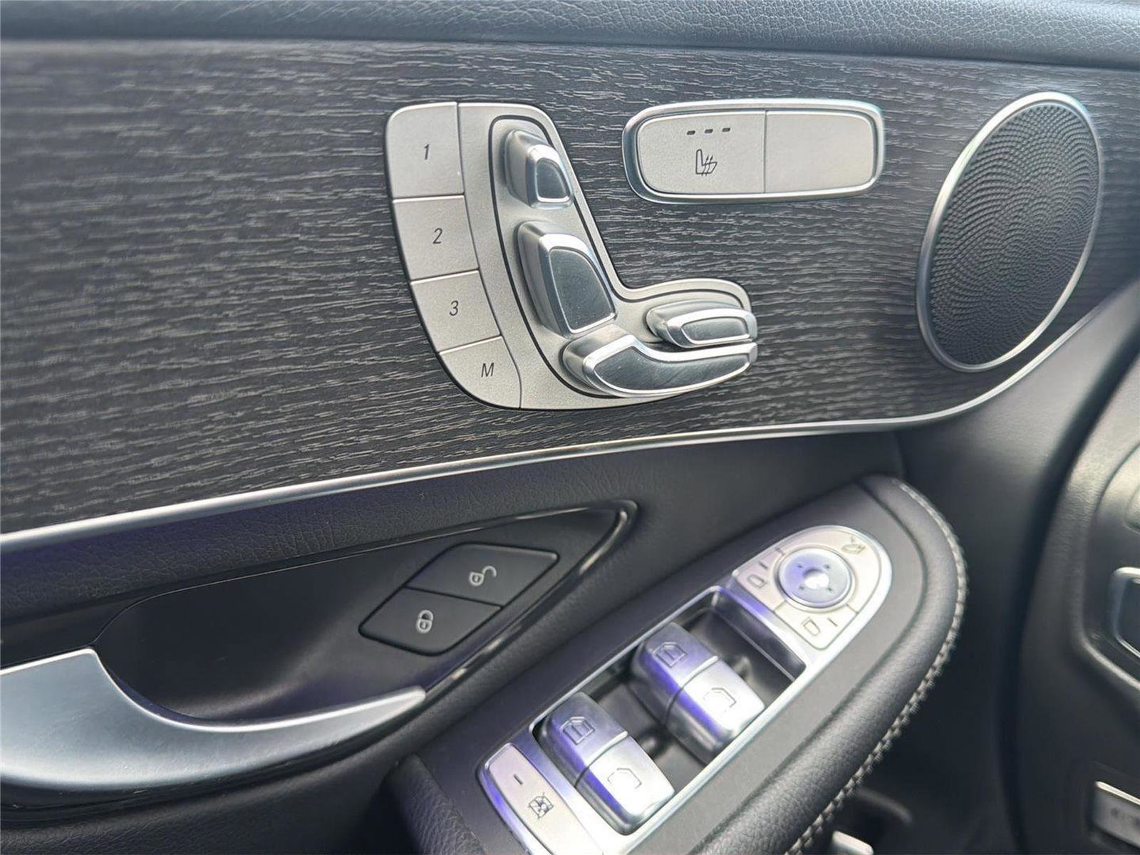 Used 2022 Mercedes-Benz GLC 300 4MATIC image 19