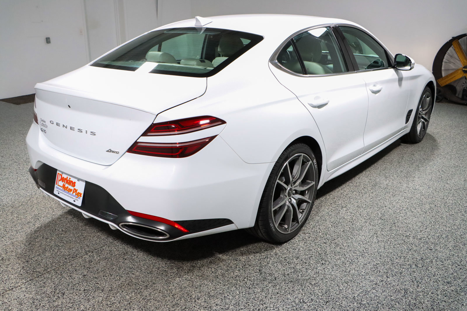 Used 2025 Genesis G70 2.5T image 7