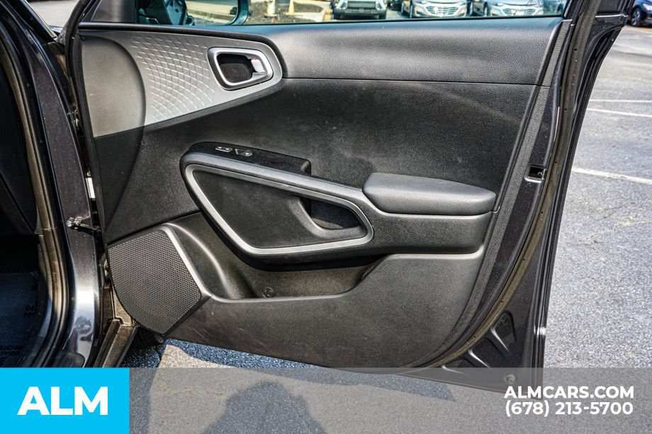 Used 2025 Kia Soul LX w/ LX Technology Package FWD image 49