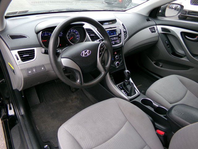 Used 2016 Hyundai Elantra SE FWD image 14
