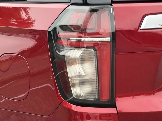Used 2023 Chevrolet Tahoe Premier w/ Premium Package RWD image 10