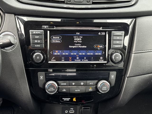 Used 2019 Nissan Rogue SV w/ Sun & Sound Touring Package image 17