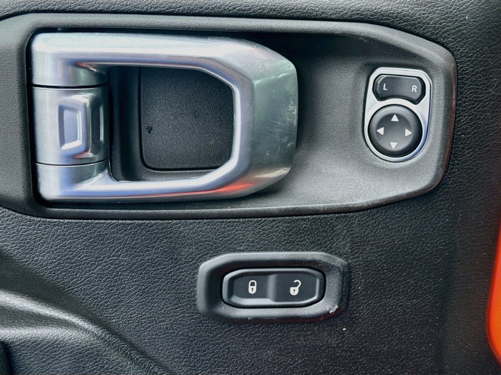 Certified 2023 Jeep Wrangler Unlimited AWD/4WD image 18