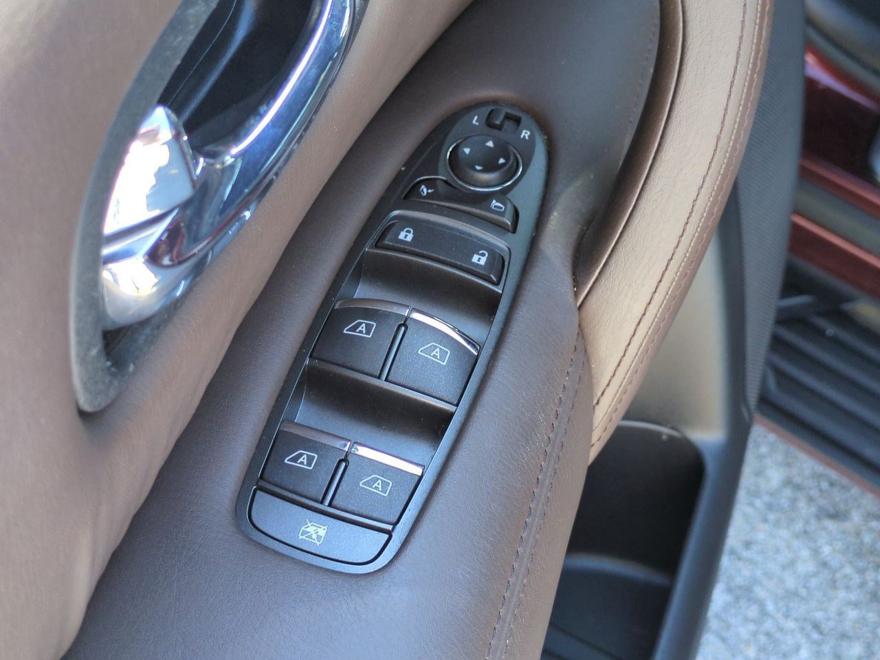 Certified 2023 Nissan Armada Platinum w/ Captain's Chairs Package AWD/4WD image 15