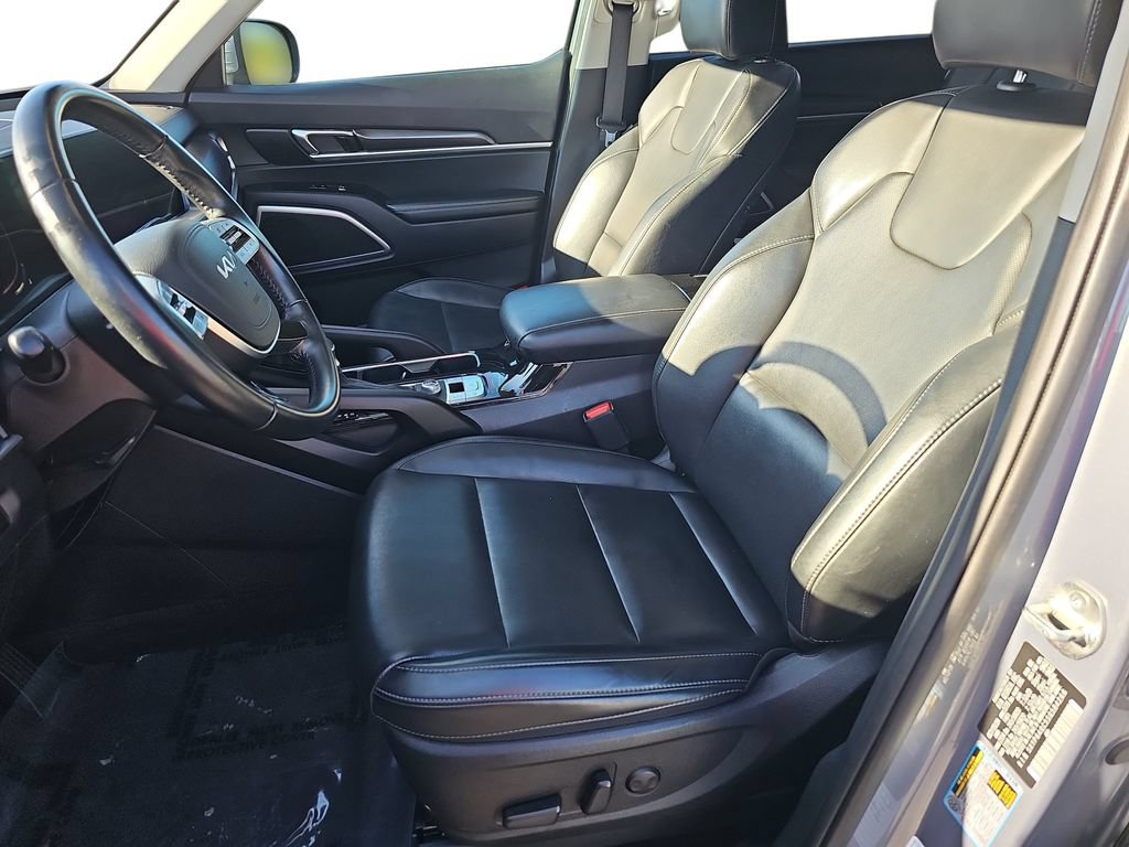 Used 2025 Kia Telluride S FWD image 15