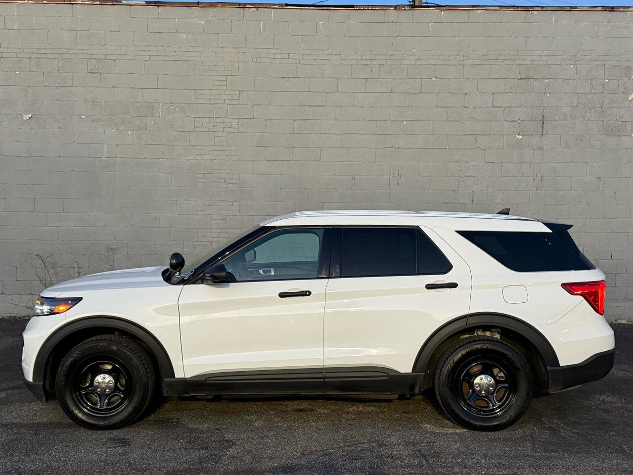 Used 2023 Ford Explorer 4WD Police Interceptor image 9