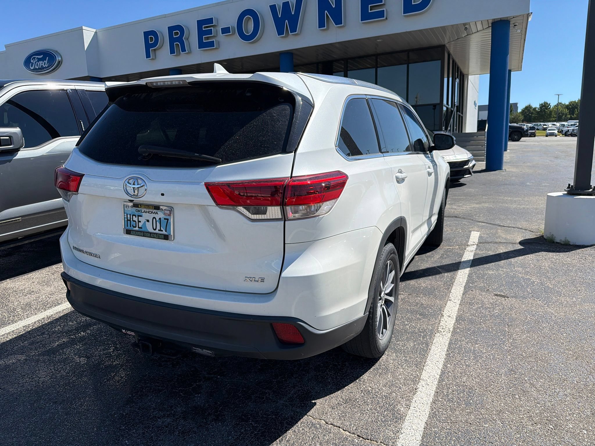 Used 2017 Toyota Highlander XLE FWD image 8