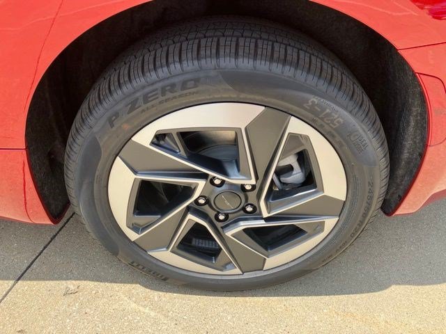 New 2027 Chrysler Pacifica Limited AWD/4WD image 27