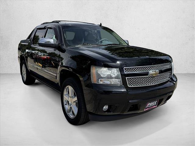 Used 2011 Chevrolet Avalanche LTZ AWD/4WD image 3
